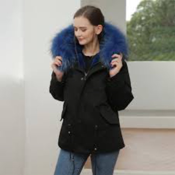 ‼️WOW‼️BLACK Parka with REAL FUR (Raccoon blue fur) GREAT STYLISH AND WARM!💕 - Picture 10 of 12